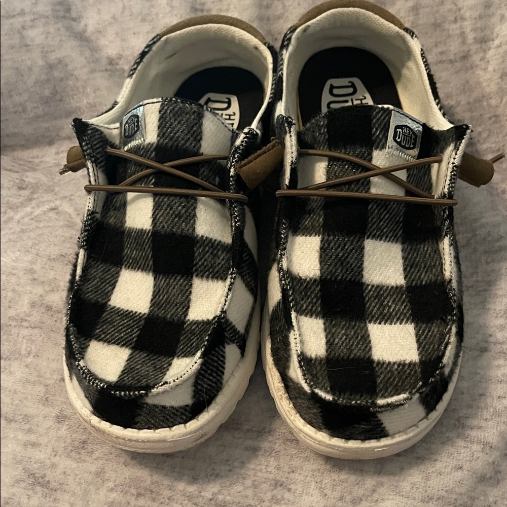 Hey Dude womens size 8 Black and White Checkered Moccasins